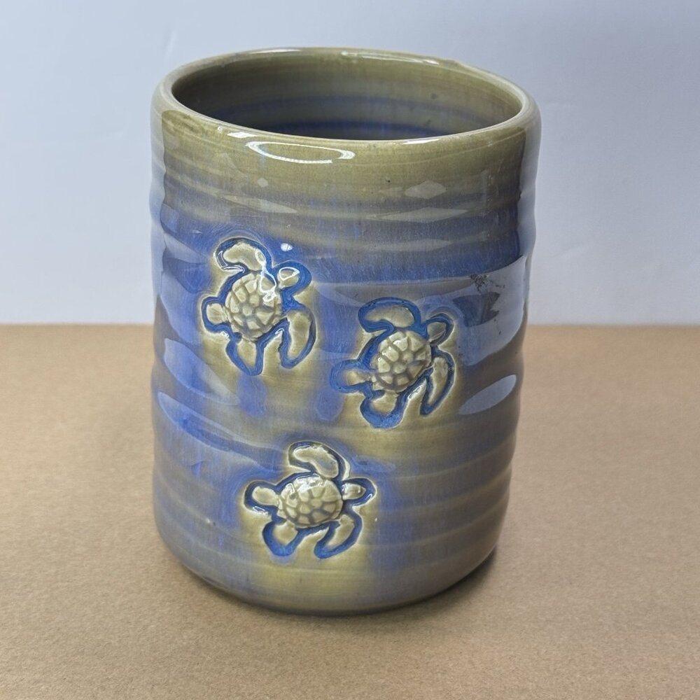Hawaii Mug Turtles Embossed 3D Blue Khaki Ben Diller Pottery Signed 2001
